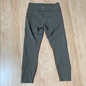 Lulu lemon In movement 7/8